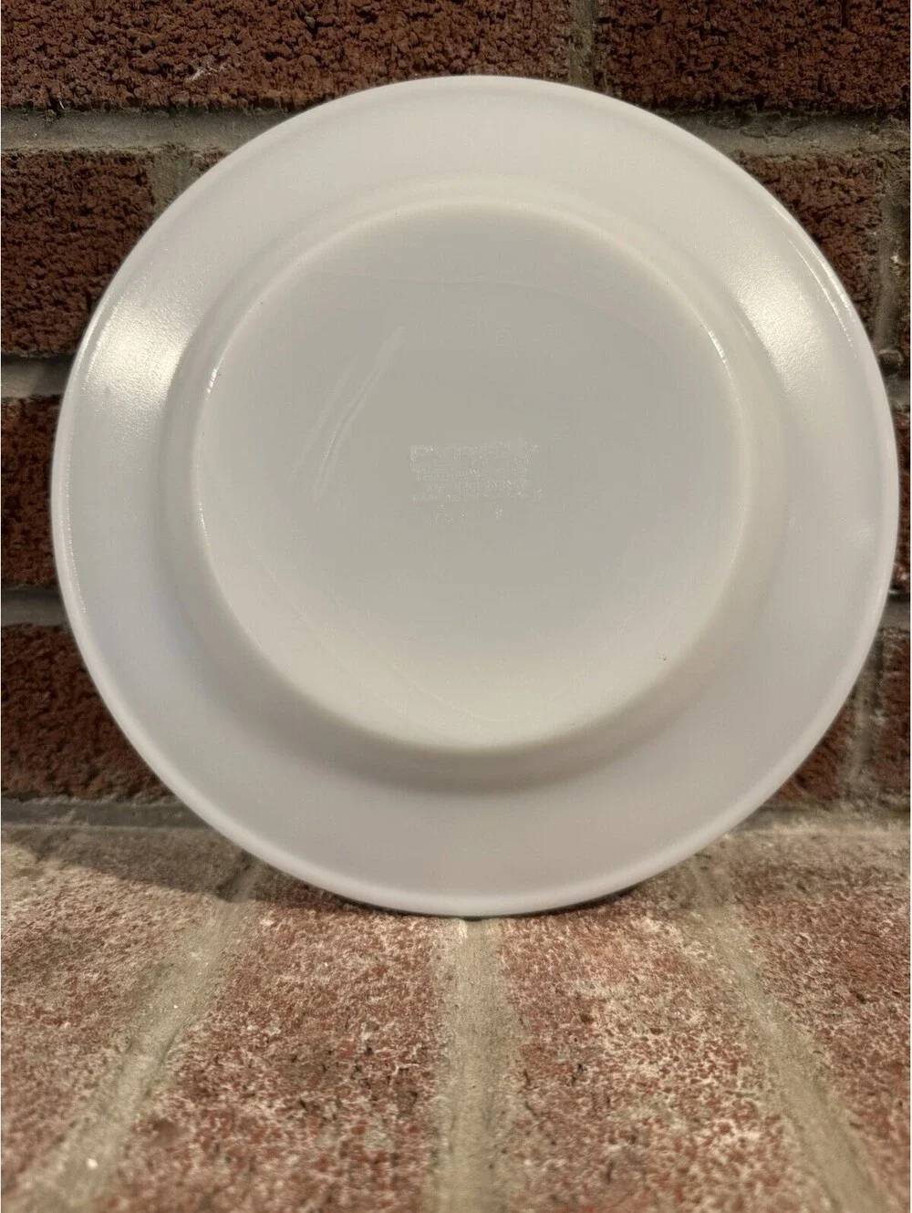 Pyrex White Glass Dinner Plates Red Banded Rim Round Glossy Finish Set of 3